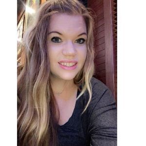 Meet your Posher, Carrie